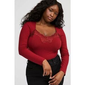 TORRID | Super Soft Ribbed Sweetheart Lace Neckline Top in Rhubarb Sz. 3 or a 3X